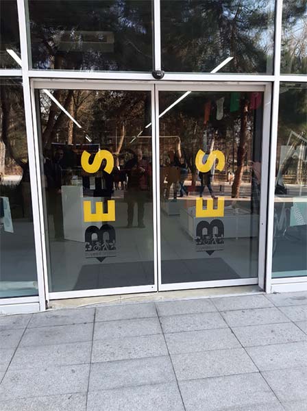 cephe reklam giydirme
